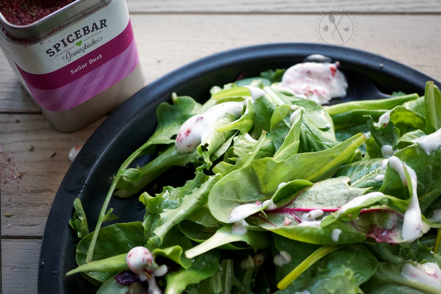 Low Carb Joghurt-Dressing - Salatsoße Paleo und Vegan